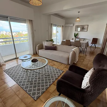 Vibes - 3br Spacious Apartment *