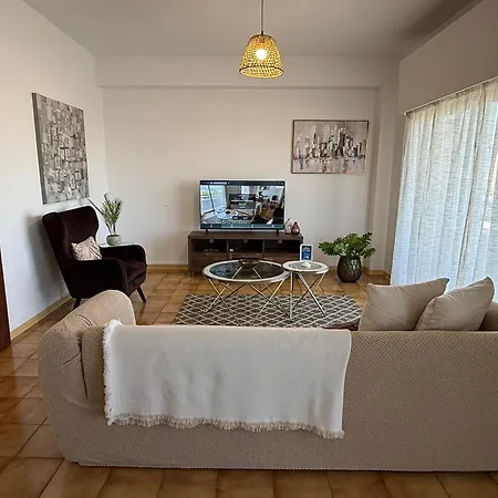Vibes - 3br Spacious Larnaka