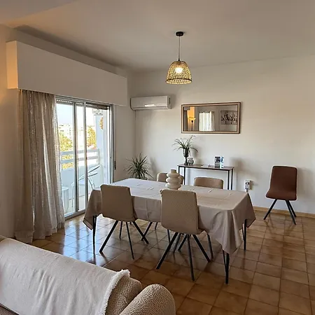 Apartment Vibes - 3br Spacious